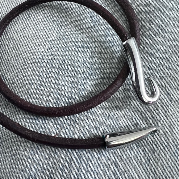 Leather choker with fish hook closure - Picture 7 of 8